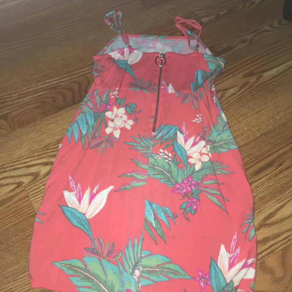 CORAL FLORAL PRINT DRESS! - Picture 2 of 2